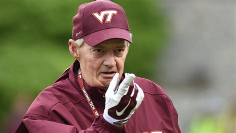 Virginia Tech's Frank Beamer to retire at end of season