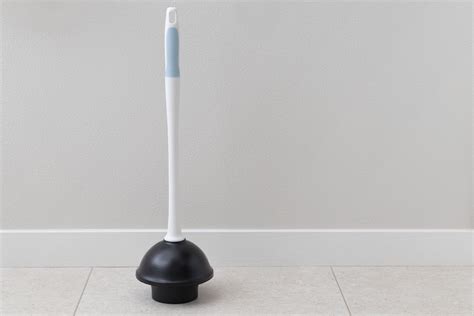 How to Unclog a Toilet With a Plunger