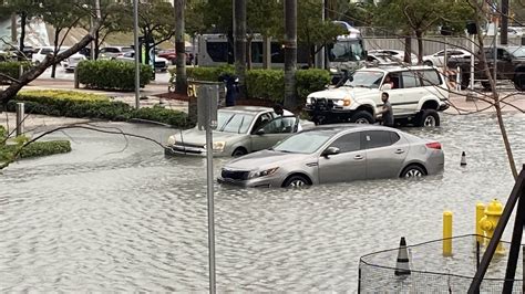 Wet Weather Causes Major Flooding in Miami, Stalling Cars and Halting Traffic – NBC 6 South Florida