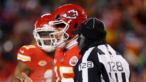 LOOK: Patrick Mahomes' helmet shatters after taking vicious hit in ...