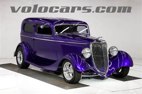 1934 Ford Custom | Volo Museum