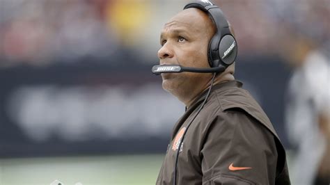 Hue Jackson's job is safe despite Browns' record