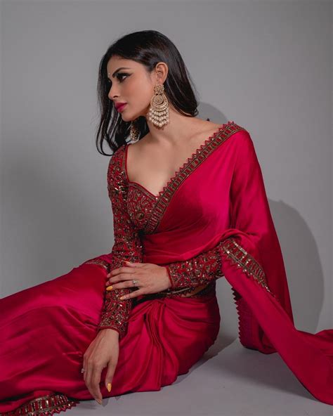 Mouni Roy in Rs 45k red satin saree will make your heart skip a beat ...