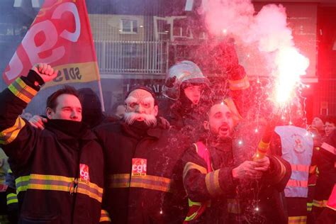 Ruim 2 miljoen Fransen protesteerden tegen verhogen pensioenleeftijd ...