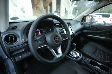 Nissan Navara PRO-4X Interior 3