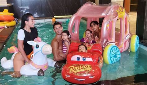 Cristiano Ronaldo Takes a Dip in Swimming Pool With Georgina Rodriguez ...