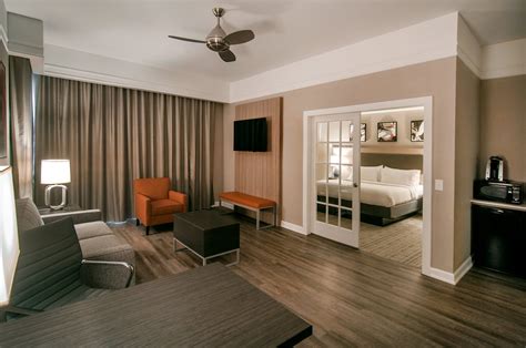 HOLIDAY INN BATON ROUGE COLLEGE DRIVE I-10, AN IHG HOTEL $105 ($̶2̶2̶6̶ ...