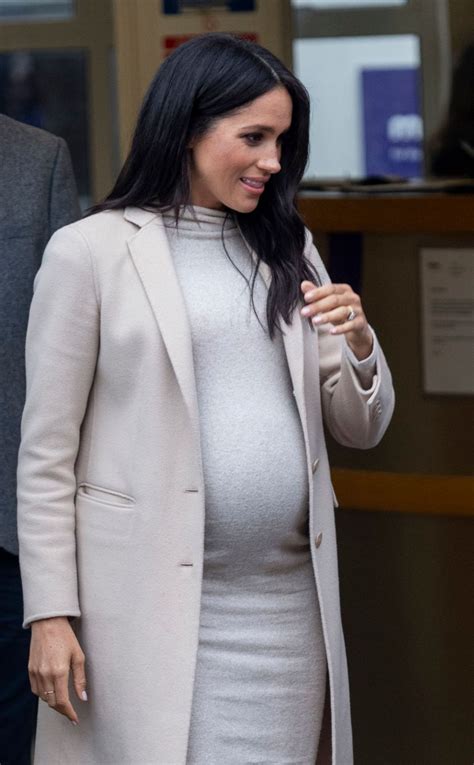 Pregnant MEGHAN MARKLE at Mayhew Animal Welfare Charity in London 01/16 ...