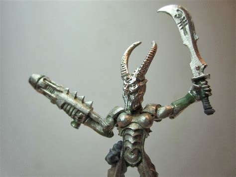 Between the Bolter and Me: Dark Eldar: Archon Conversion - the past meets the present