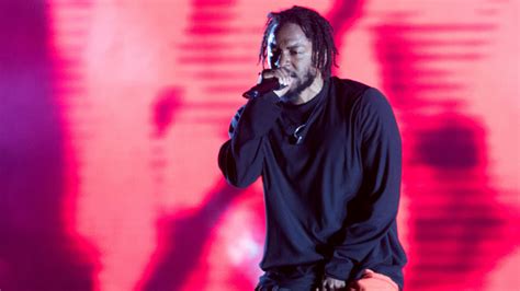 Watch Kendrick Lamar Perform 'Father Time,' 'Rich Spirit' Live On SNL ...