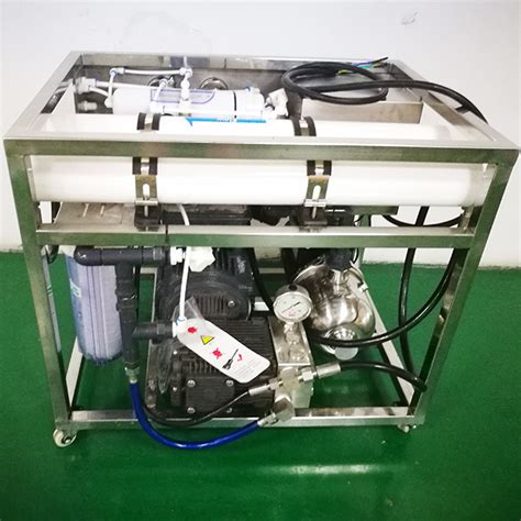 Portable mobile desalination plant