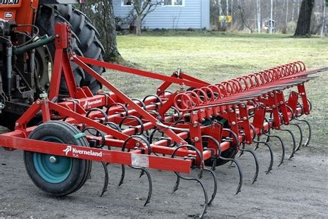 Harrowing Vs. Tilling: Is There A Difference Between The Two? | TopTillers.com