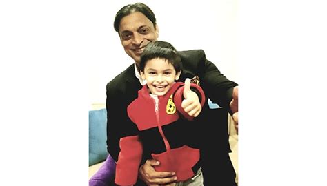 Shoaib Akhtar's latest picture with son will melt your heart