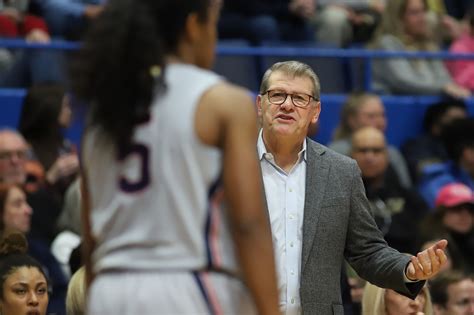 UConn Women’s Basketball: Geno Auriemma fires back at criticism over ...