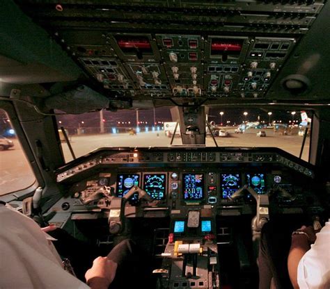 Cockpit of ERJ-145 | Cockpit, Flight deck, Cargo aircraft