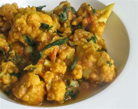 Gently Simmered Cauliflower in a Spicy Tomato Sauce | Lisa's Kitchen ...