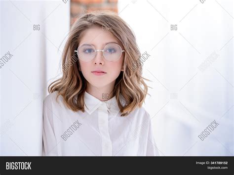 Cute Girl With Glasses – Telegraph