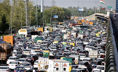 Traffic Nightmare On Delhi-Gurgaon Expressway Due To Crane Breakdown