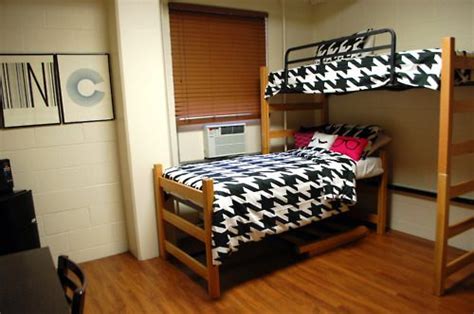 dorms at UNC | Dorm apartment decor, Dream dorm, College living