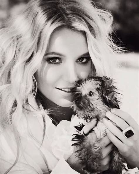 Black and white 😍 : r/BritneySpears