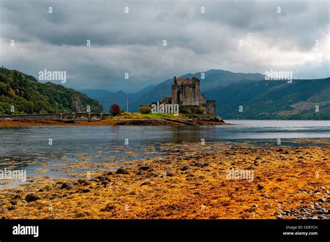 eilean donan castle scotland Stock Photo - Alamy