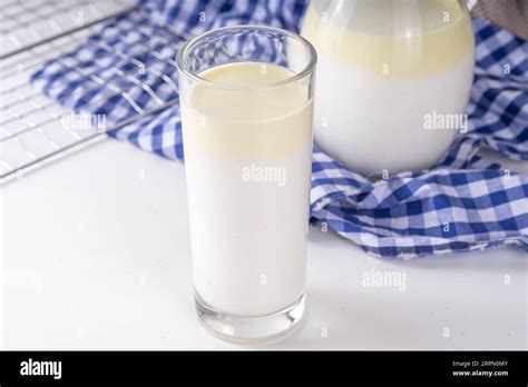 Non homogenized milk hi-res stock photography and images - Alamy