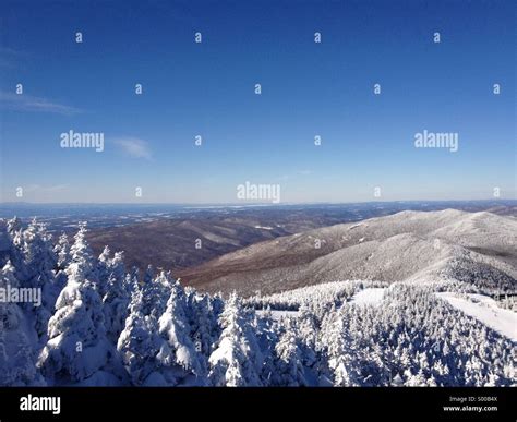 Snowy mountain view Stock Photo - Alamy