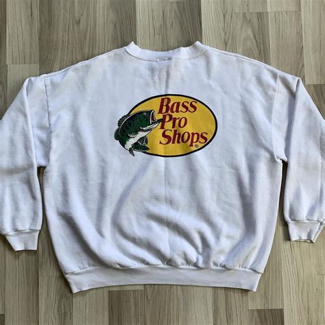 VTG Bass Pro Shops White Crewneck Sweatshirt Mens... - Depop