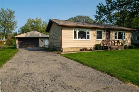 Delavan Lake, WI Real Estate - Delavan Lake Homes for Sale | realtor.com®