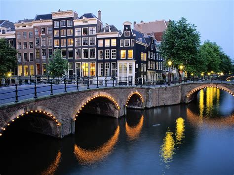 Amsterdam Hotels, Holland - discount hotels - Save money on Hotels in Amsterdam and Holland