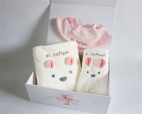 Baby Girl – Towels and Bib Set – Helo Akachan