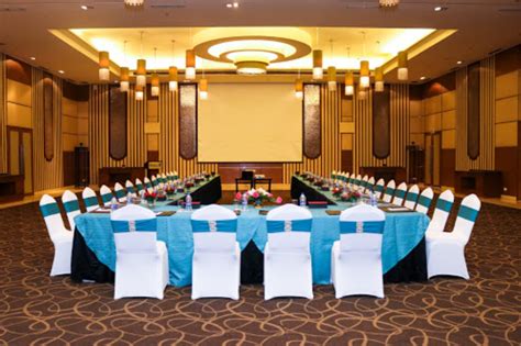 Radisson Blu Greater Noida, Noida | Banquet Hall | 5 Star Wedding Hotel ...