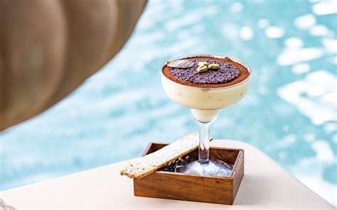 Palazzo Versace launches Saturday brunches by the pool - Hotelier Middle East