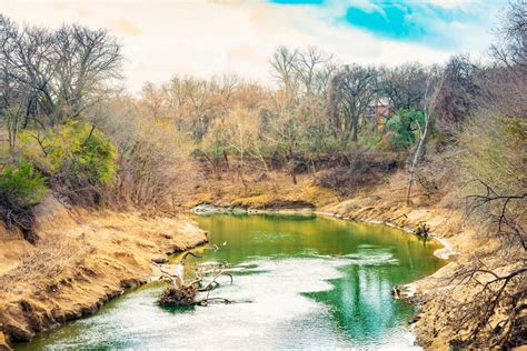 5 Best Parks in Arlington TX: River Legacy Park & More