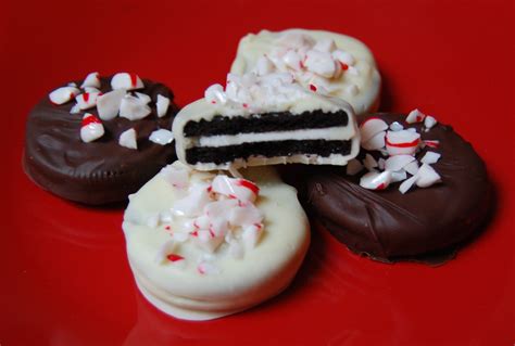 Peppermint Chocolate Covered Oreos | Cooking Mamas