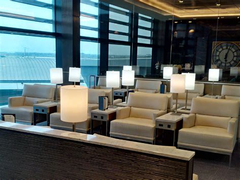 United Airlines First Class Lounge | SKYTRAX