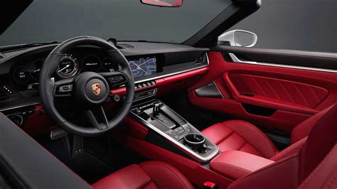 Novo Porsche 911 Turbo S estreia motor biturbo com 650 cv