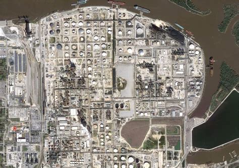 Houston personal injury legal news: ExxonMobil refinery fire in Beaumont – 12 workers injured