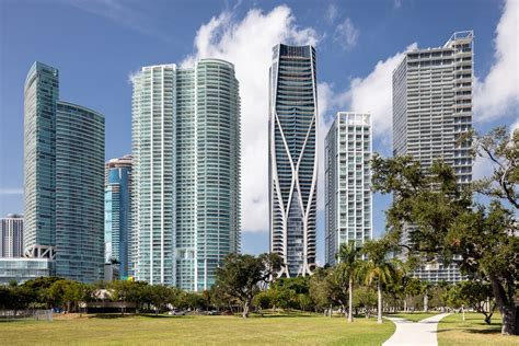 In Miami, Embracing the Bold and Brilliant in Architecture - Moris Moreno