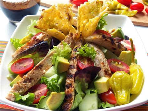 GRILLED CHICKEN SALAD WITH BALSAMIC DRESSING | In Good Flavor | Great Recipes | Great Taste