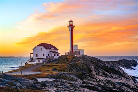 A Less-Travelled Route for Lighthouse Lovers in Nova Scotia, Canada ...