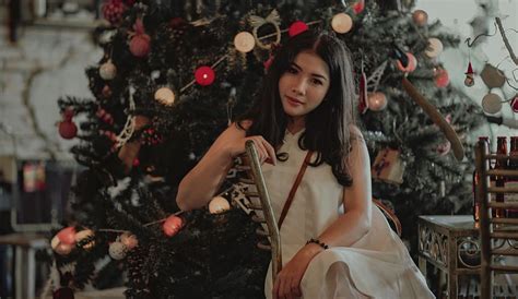 HD wallpaper: Christmas Santa Girl Dress, Holidays, Beautiful, Woman, Present | Wallpaper Flare