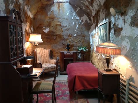 Al Capone's cell at Eastern State Penitentiary | Al capone, Eastern ...