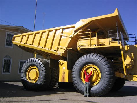 File:Big South American dump truck.jpg - Wikipedia