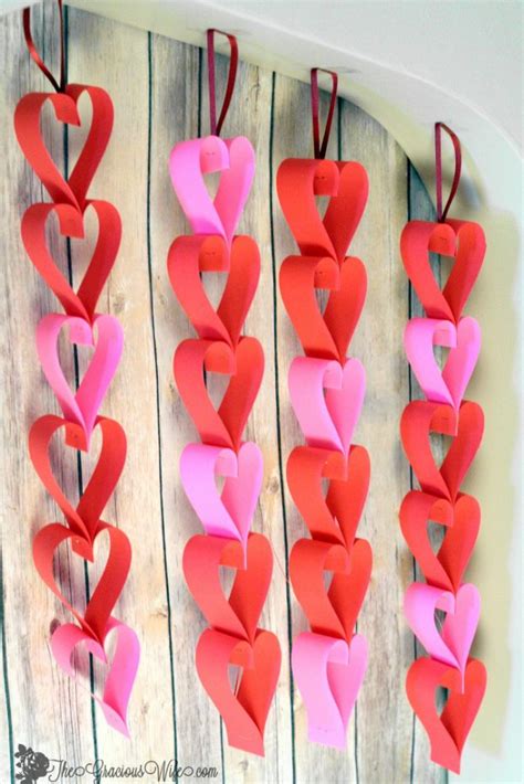 Valentine's Day Heart Paper Garland- 2 Tutorials! | The Gracious Wife