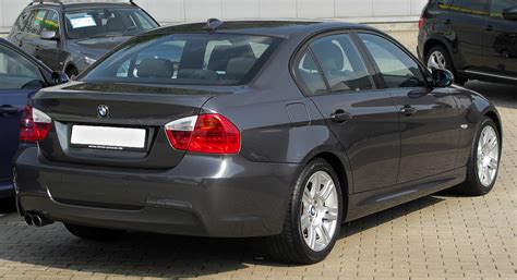 File:BMW 325i M-Sportpaket (E90) rear 20100801.jpg - Wikimedia Commons