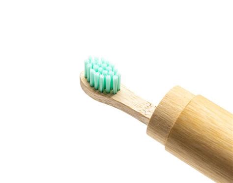 The Benefits of Using an All-Natural Toothbrush