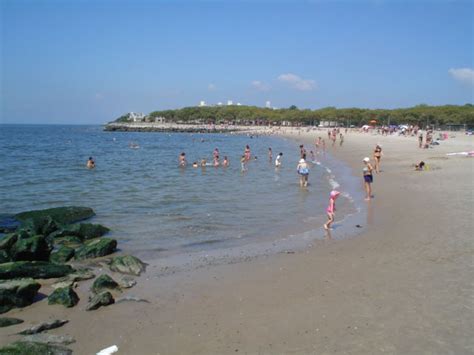 Manhattan Beach Park Beaches : NYC Parks