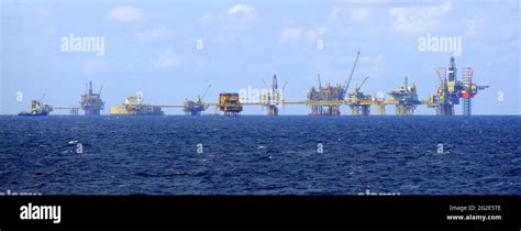 Oil rigs north sea hi-res stock photography and images - Alamy