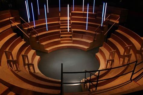 Pin by Younglim Cha on 그랜드호텔 | Theatre in the round, Theatre interior ...